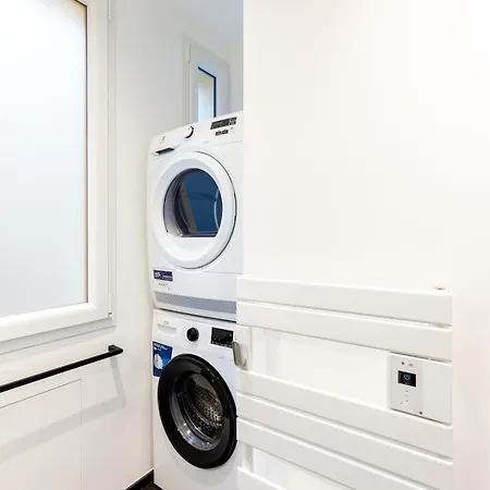 דירה Elegant 2br - Sleeps 6 - Steps From Arc De Triomphe פריז
