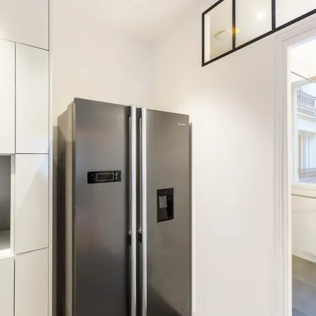 Elegant 2br - Sleeps 6 - Steps From Arc De Triomphe Apartment Paris