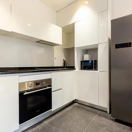 Elegant 2br - Sleeps 6 - Steps From Arc De Triomphe Paris