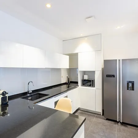 Elegant 2br - Sleeps 6 - Steps From Arc De Triomphe *