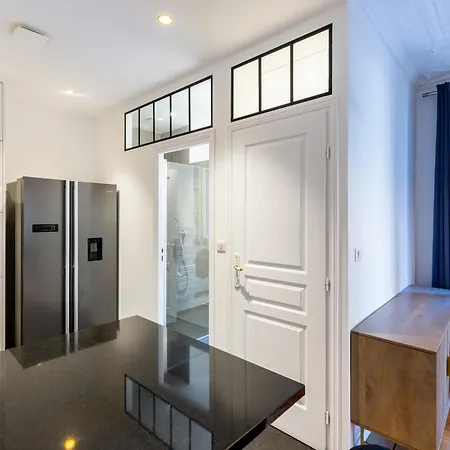 Apartment Elegant 2br - Sleeps 6 - Steps From Arc De Triomphe