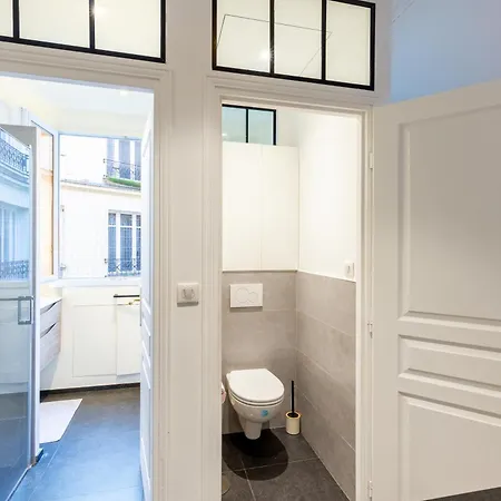 Elegant 2br - Sleeps 6 - Steps From Arc De Triomphe *