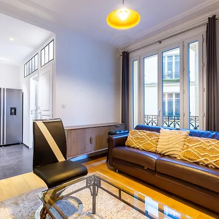 Elegant 2br - Sleeps 6 - Steps From Arc De Triomphe פריז