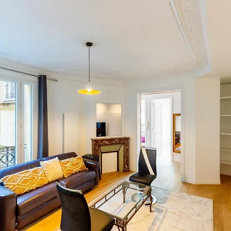 Elegant 2br - Sleeps 6 - Steps From Arc De Triomphe דירה