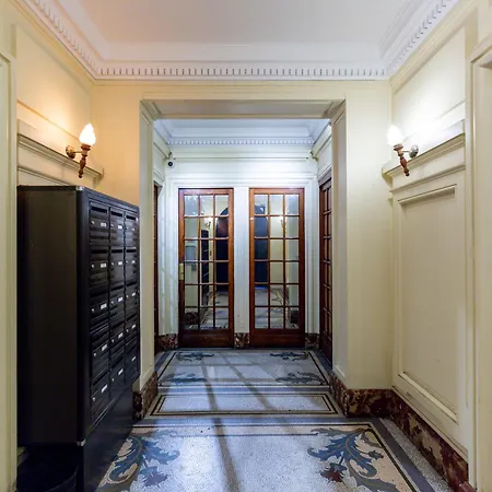 Elegant 2br - Sleeps 6 - Steps From Arc De Triomphe *